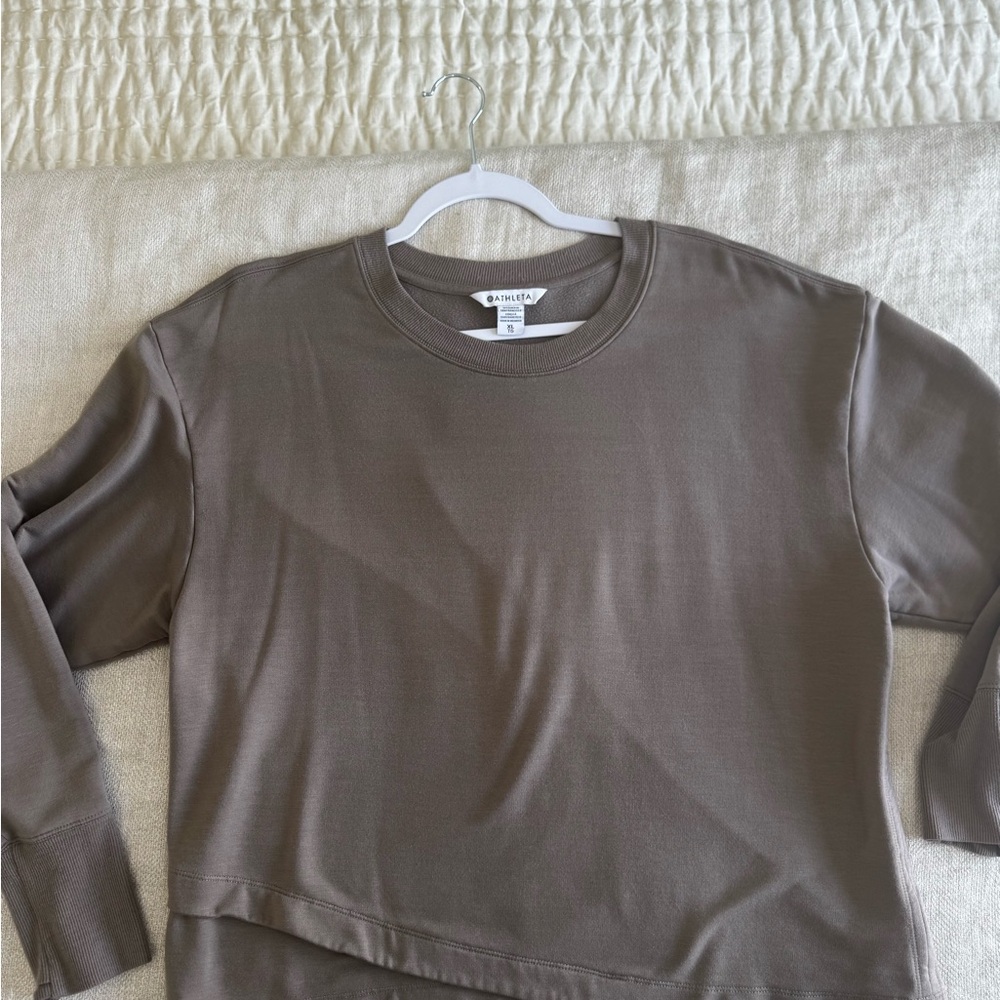 ATHLETA BEYOND SOFT LONG SLEEVE CRISS CROSS SWEATSHIRT